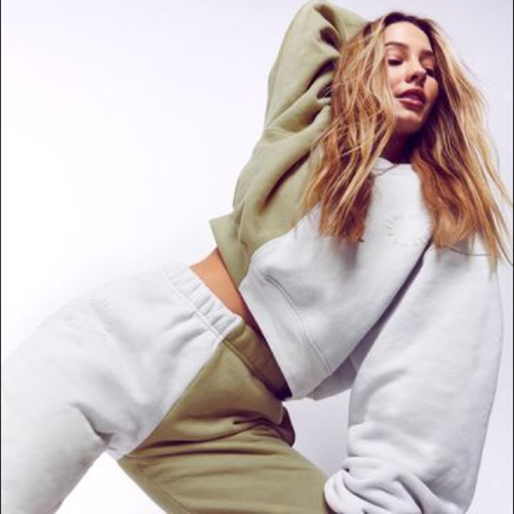 SETActive by Madelyn Cline Crewneck